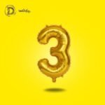 بالونات هيليوم رقم 3 بلون جولد لامع، مناسبة لتزيين أعياد الميلاد والحفلات، بخامة قوية تحافظ على شكلها ولمعانها لفترة طويلة.