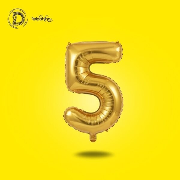بالونات هيليوم رقم 5 بلون جولد لامع، مناسبة لتزيين أعياد الميلاد والحفلات، بخامة قوية تحافظ على شكلها ولمعانها لفترة طويلة.